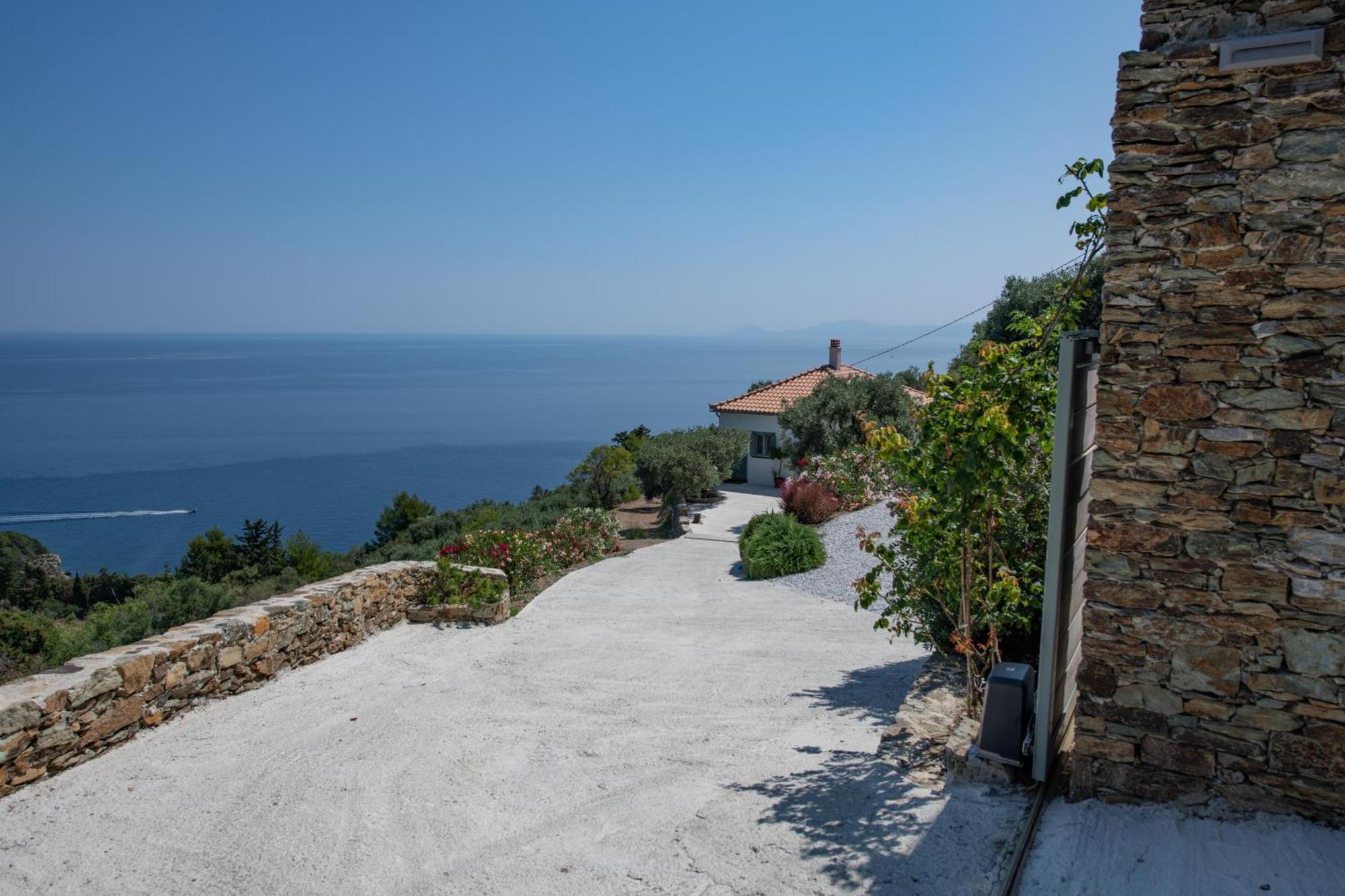 Avgi Villa Glossa Exterior photo